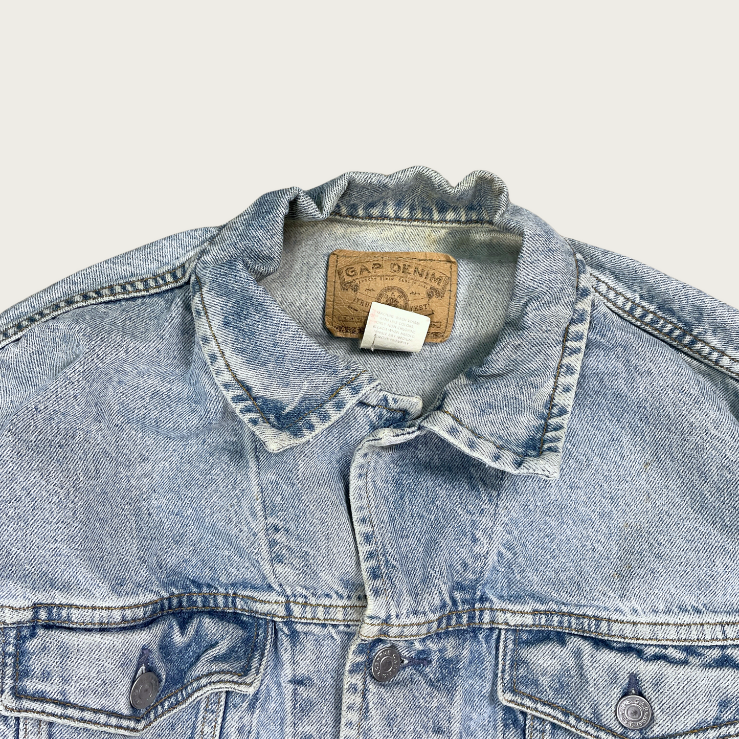 (M) Vintage Gap Light Wash Denim Jacket