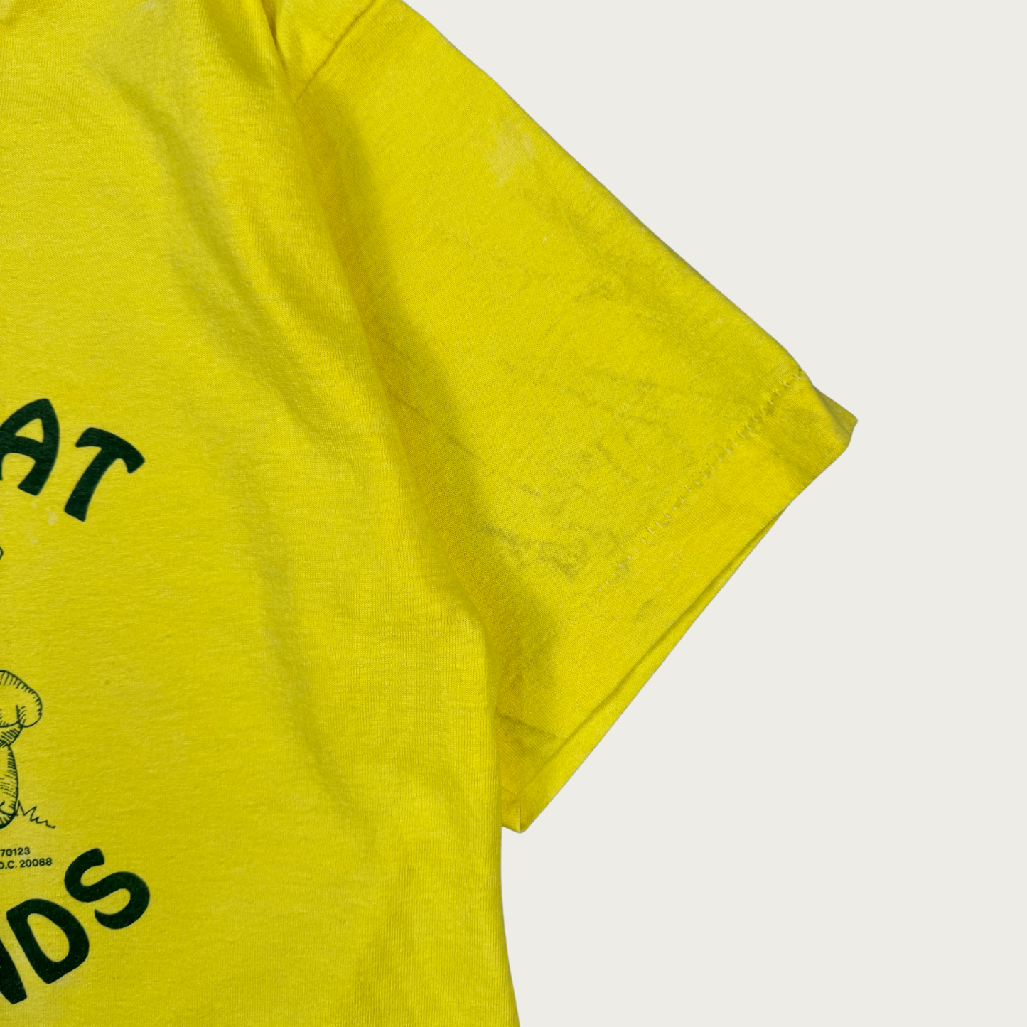 (M) 80s "I Don't Eat My Friends" Cropped Tee