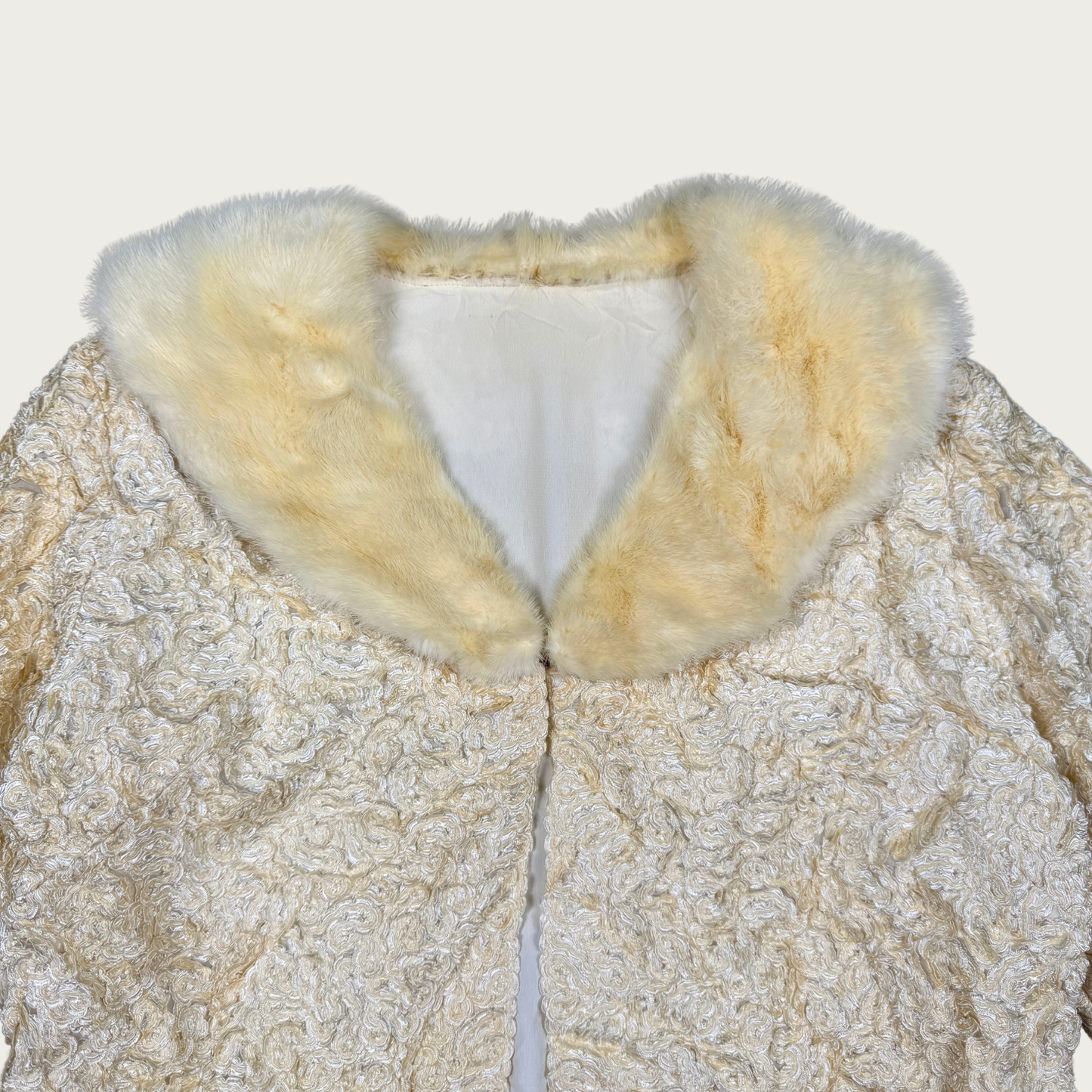 (M/L) 80s/90s Cream Fur Collar Cropped Jacket