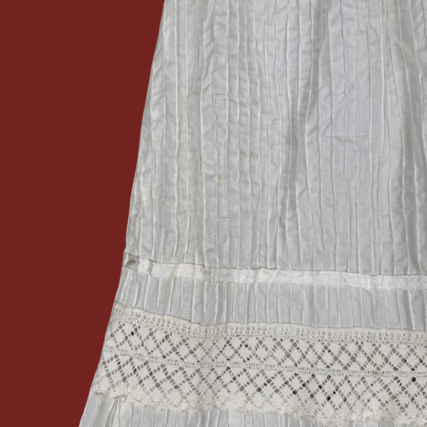 (S/M) White Crochet Trim Midi Skirt