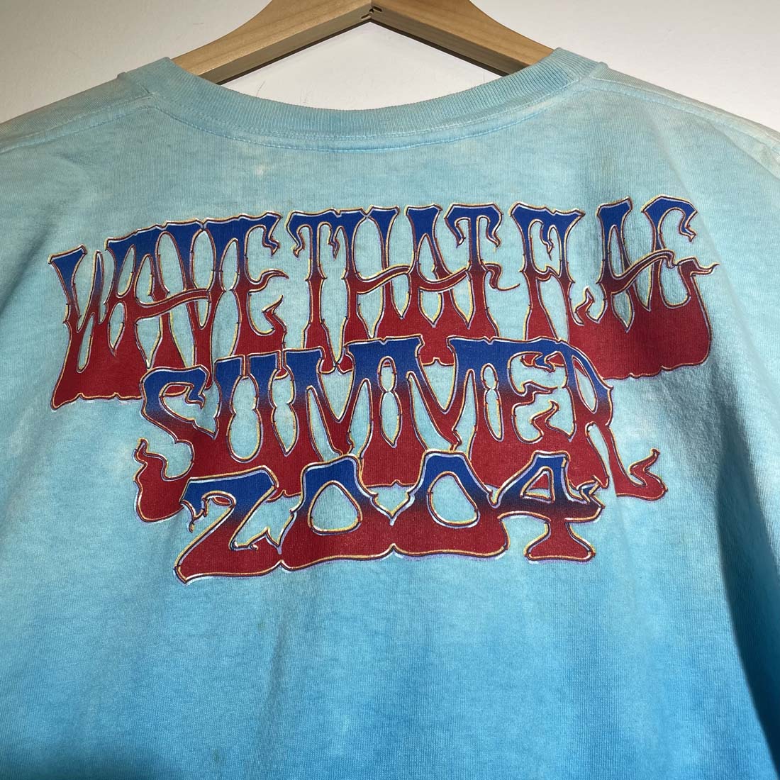 The Grateful Dead Wave That Flag Summer 2004 Tee – The Clothing Warehouse