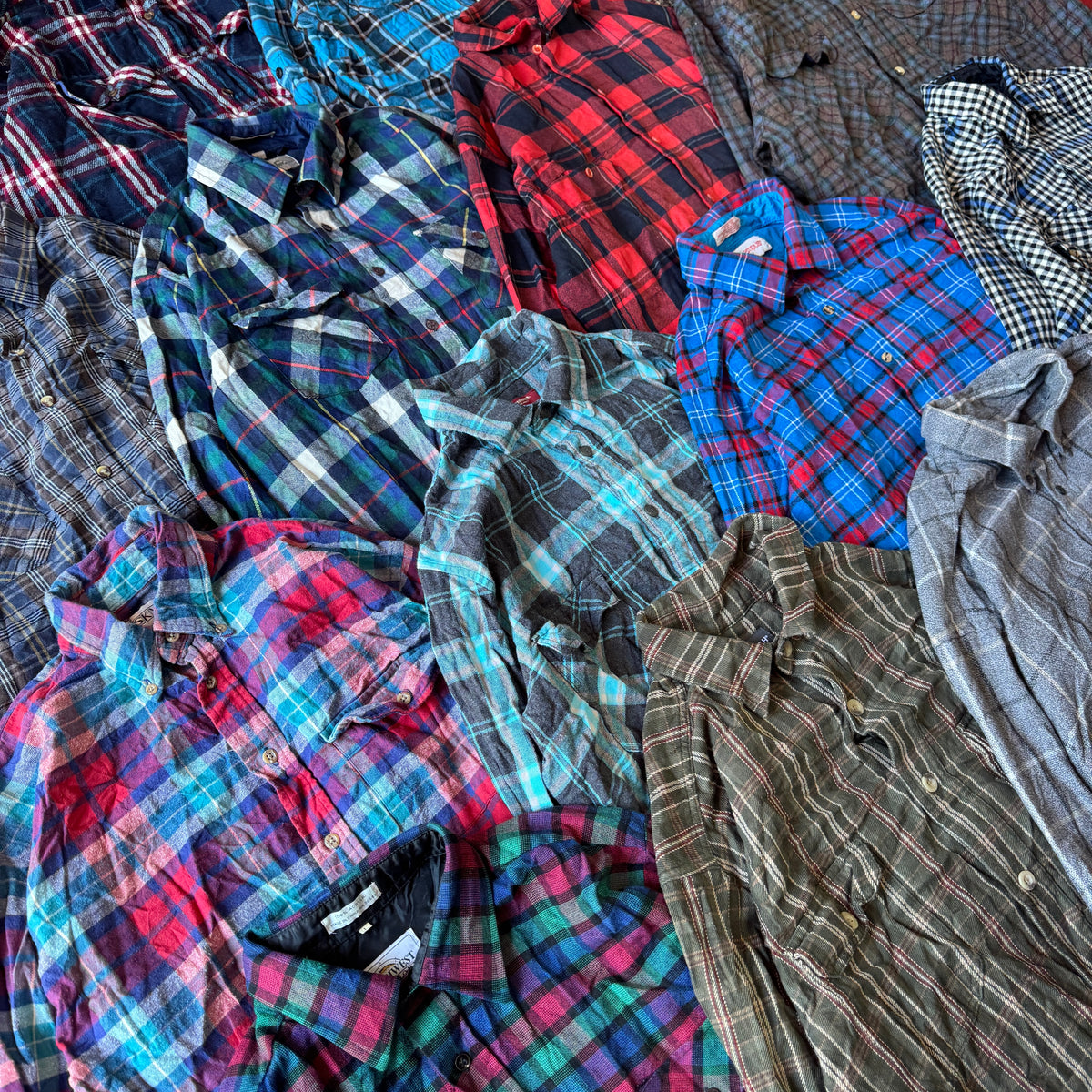 (25) Wholesale Flannel Shirts Bundle