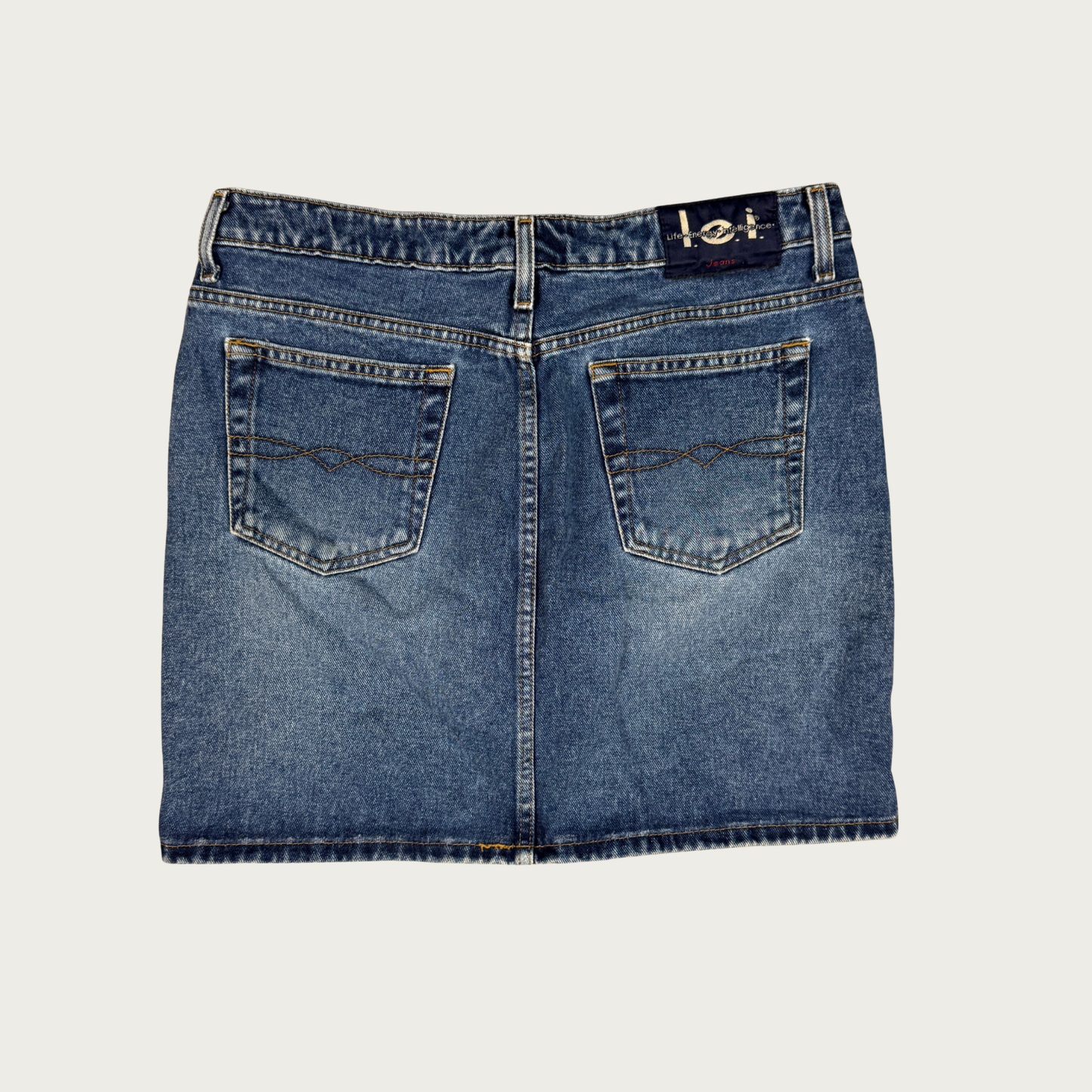(32") 90s/Y2K Lei Denim Skirt