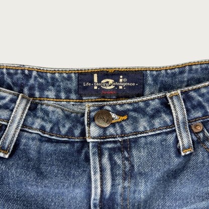 (32") 90s/Y2K Lei Denim Skirt