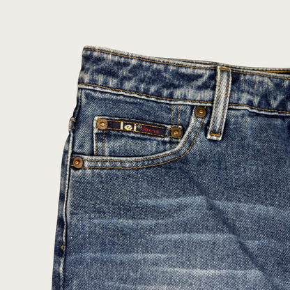 (32") 90s/Y2K Lei Denim Skirt