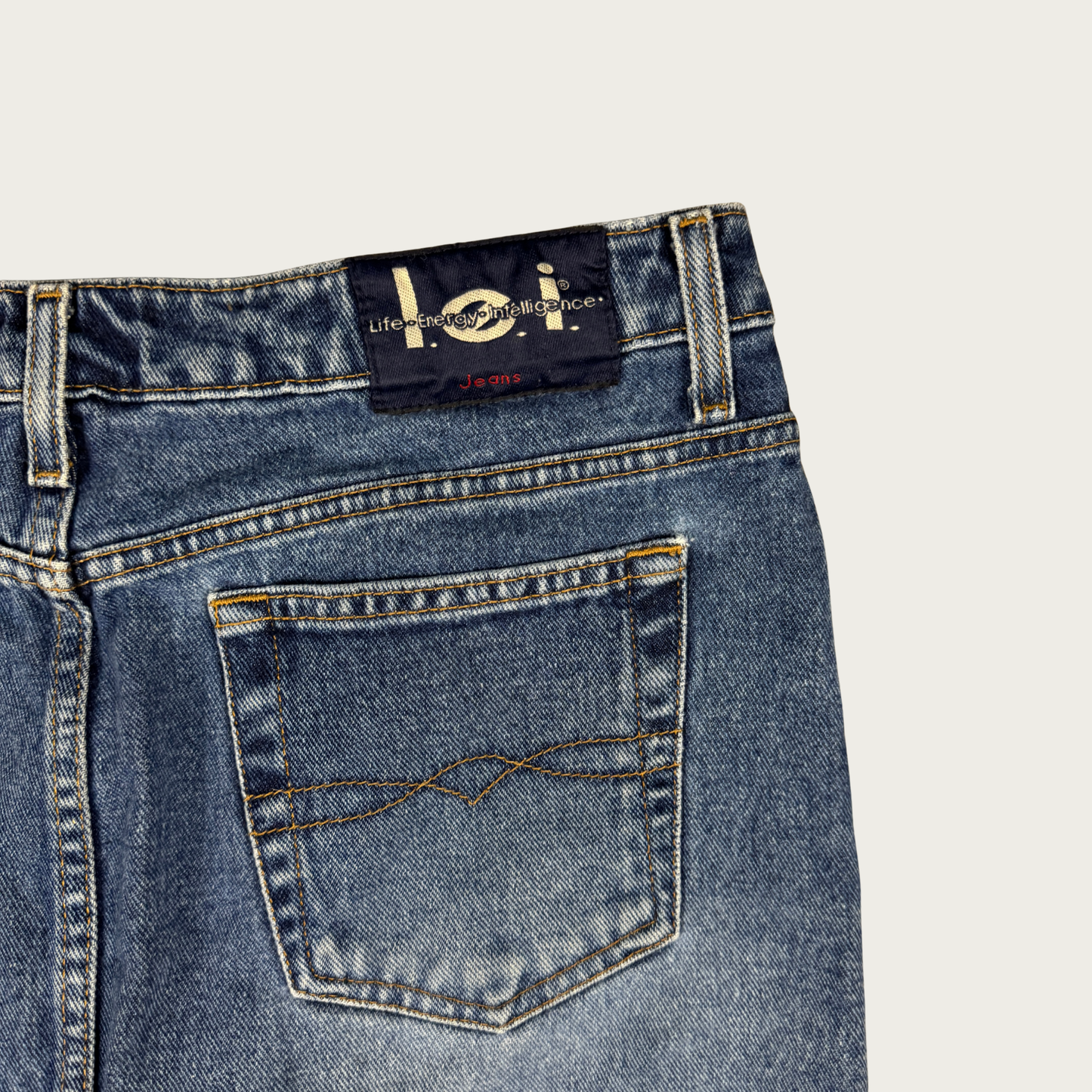 (32") 90s/Y2K Lei Denim Skirt