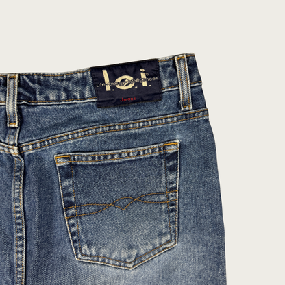 (32") 90s/Y2K Lei Denim Skirt