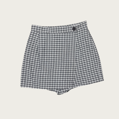 (27") Black and White Plaid Skort