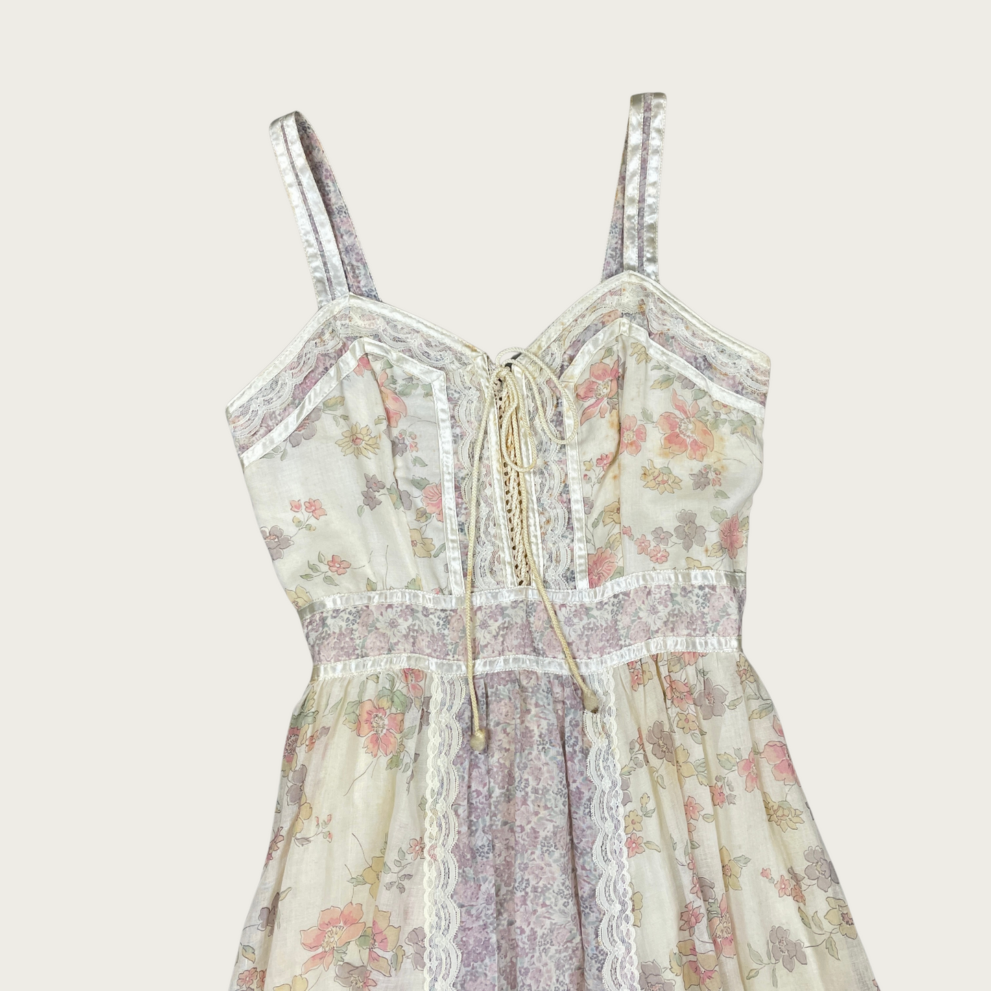 (S) 70s Gunne Sax Cream and Lilac Floral Sun Dress