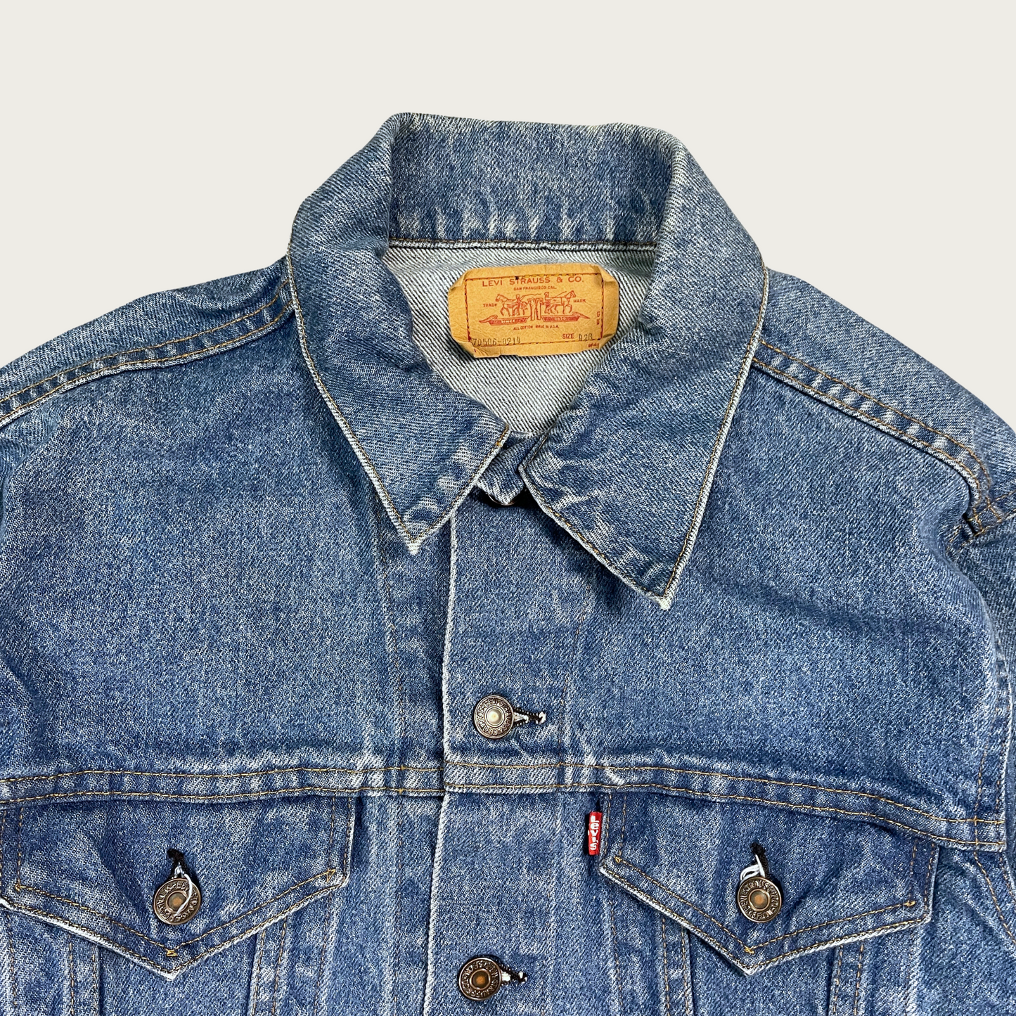 (L) Vintage Levi's Medium Wash Denim Jacket