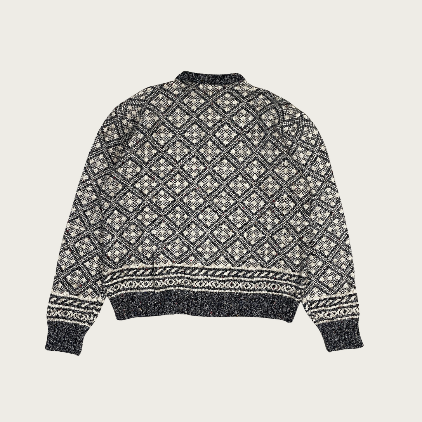 (L) Diamond Pattern Sweater