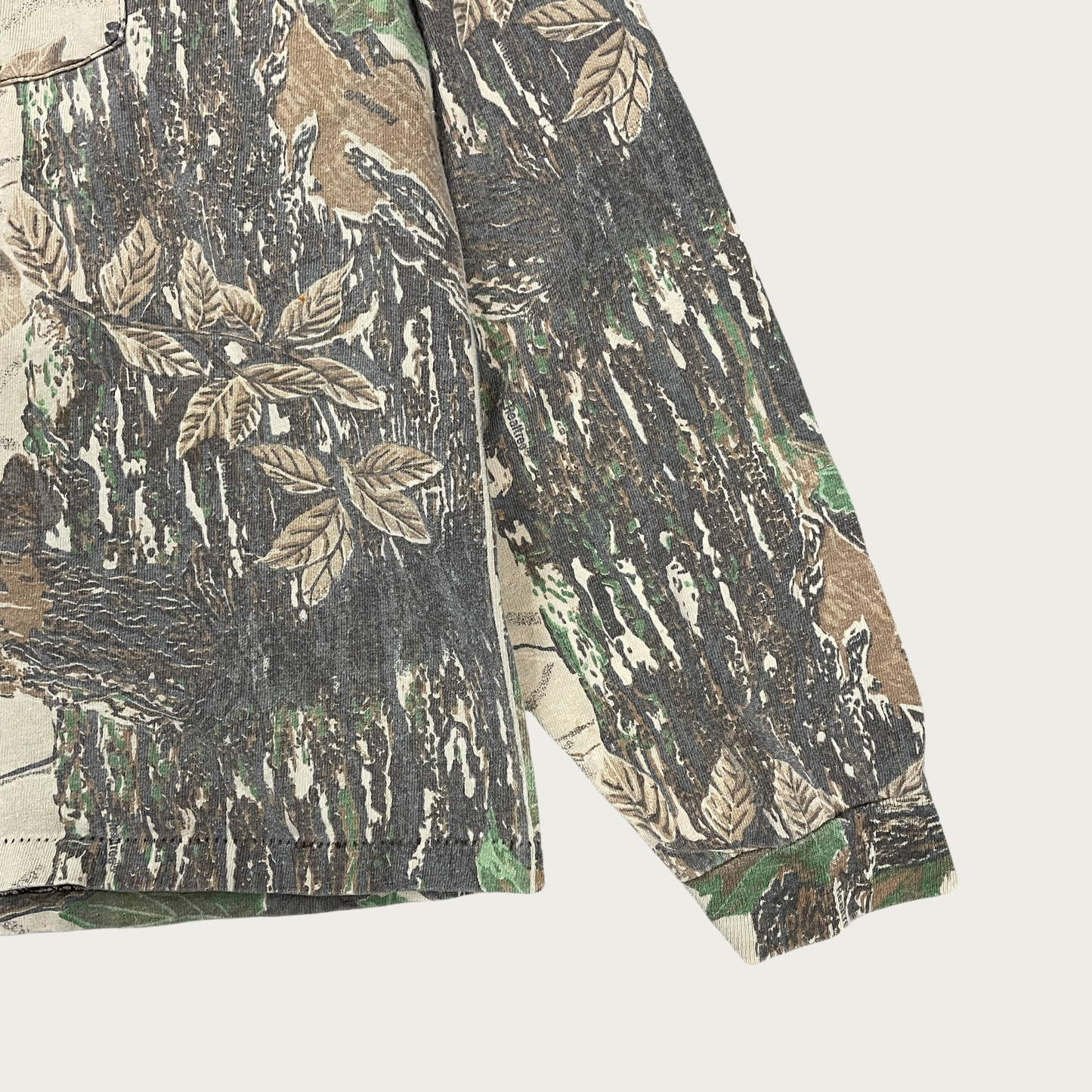 (XL) Realtree Camouflage Long Sleeve Pocket Tee