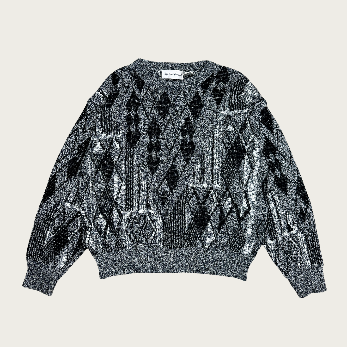 (L) Monochrome Patterned Knit Sweater