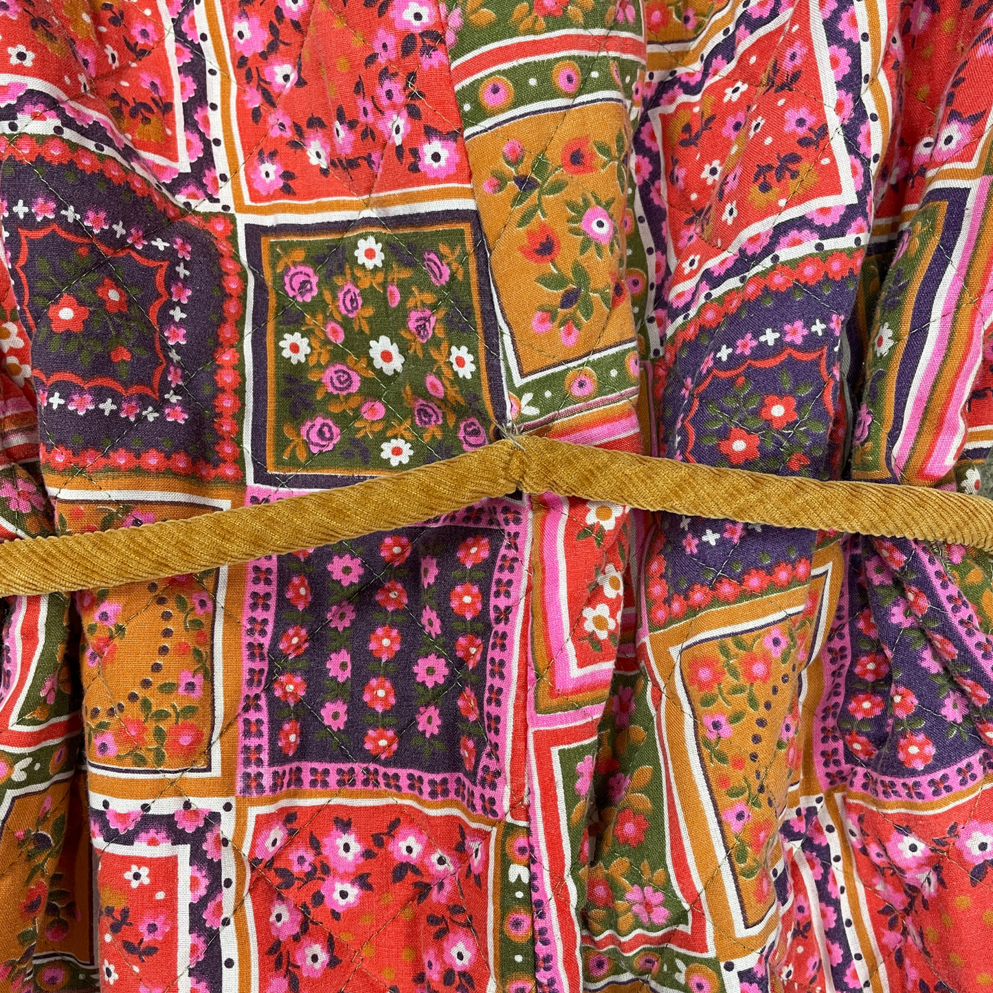 (OS) 70s Quilted Patchwork Robe