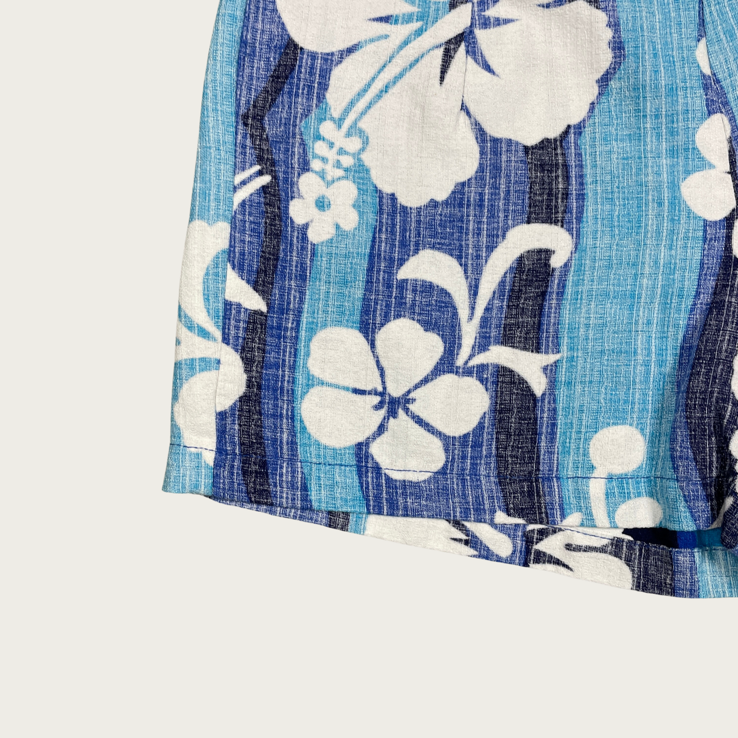 (25") 70s/80s Blue Hawaiian Print Mini Shorts