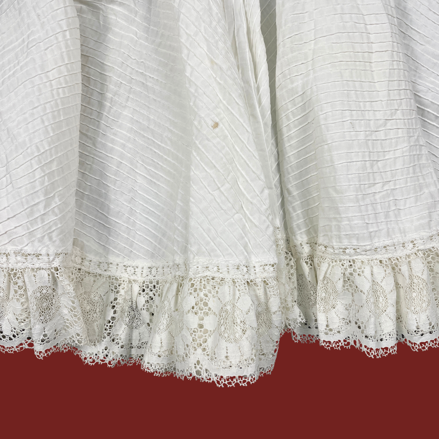 (24") Vintage White Lace Trim Maxi Skirt