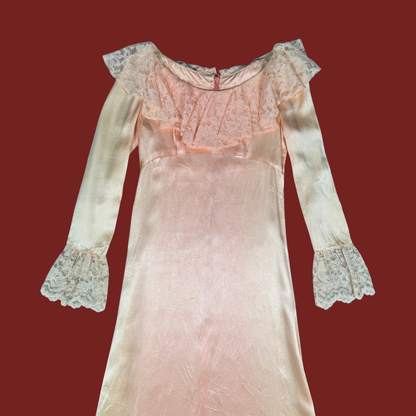 (S) 60s/70s Peach Satin Gown