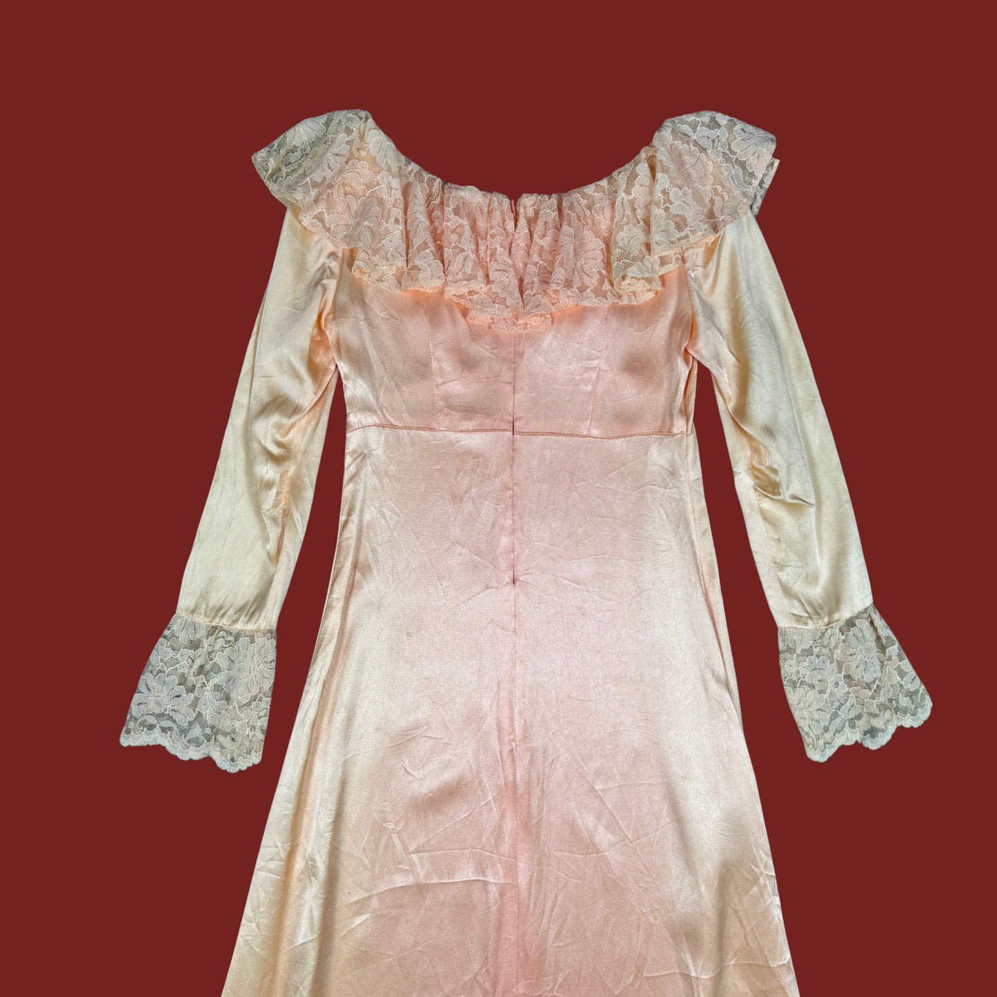 (S) 60s/70s Peach Satin Gown
