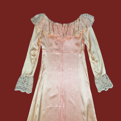 (S) 60s/70s Peach Satin Gown