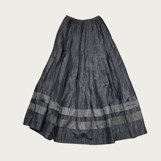(24") Black Taffeta Pleated Maxi Skirt