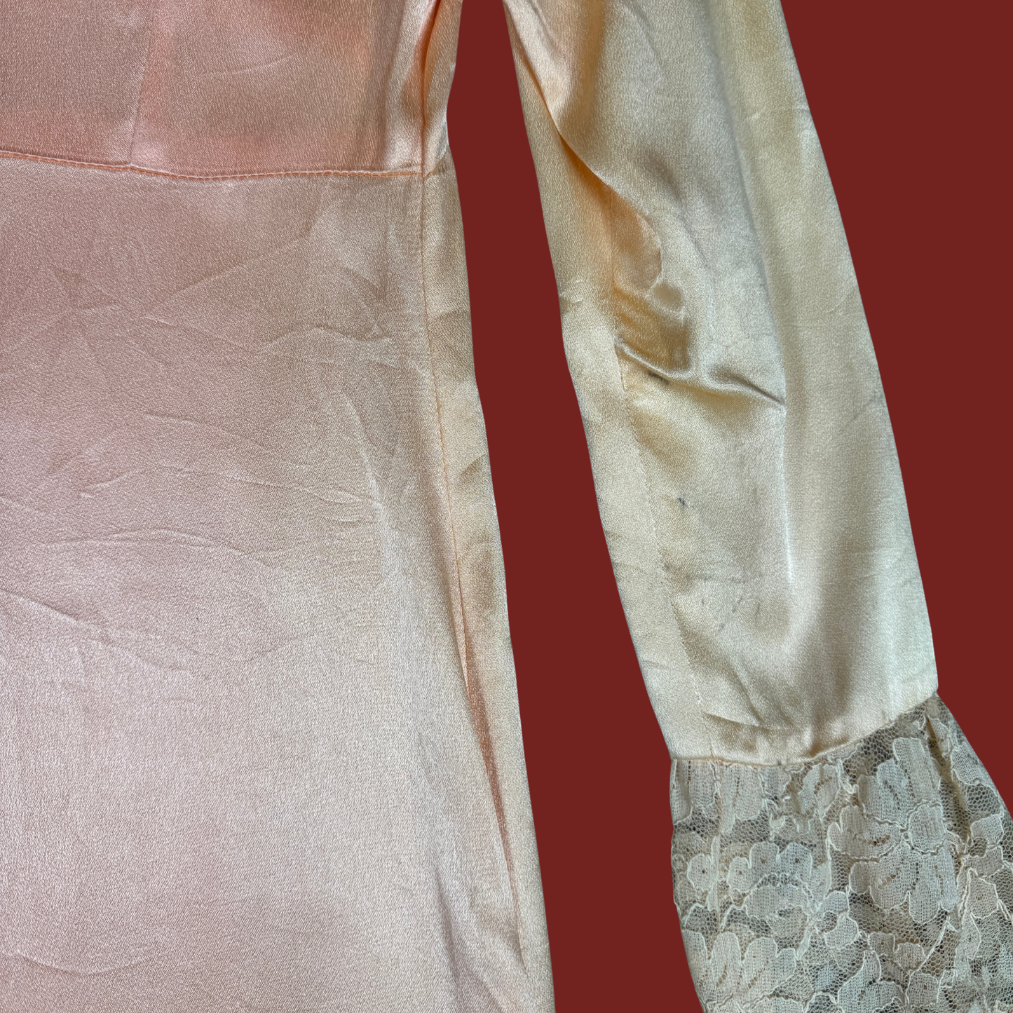 (S) 60s/70s Peach Satin Gown