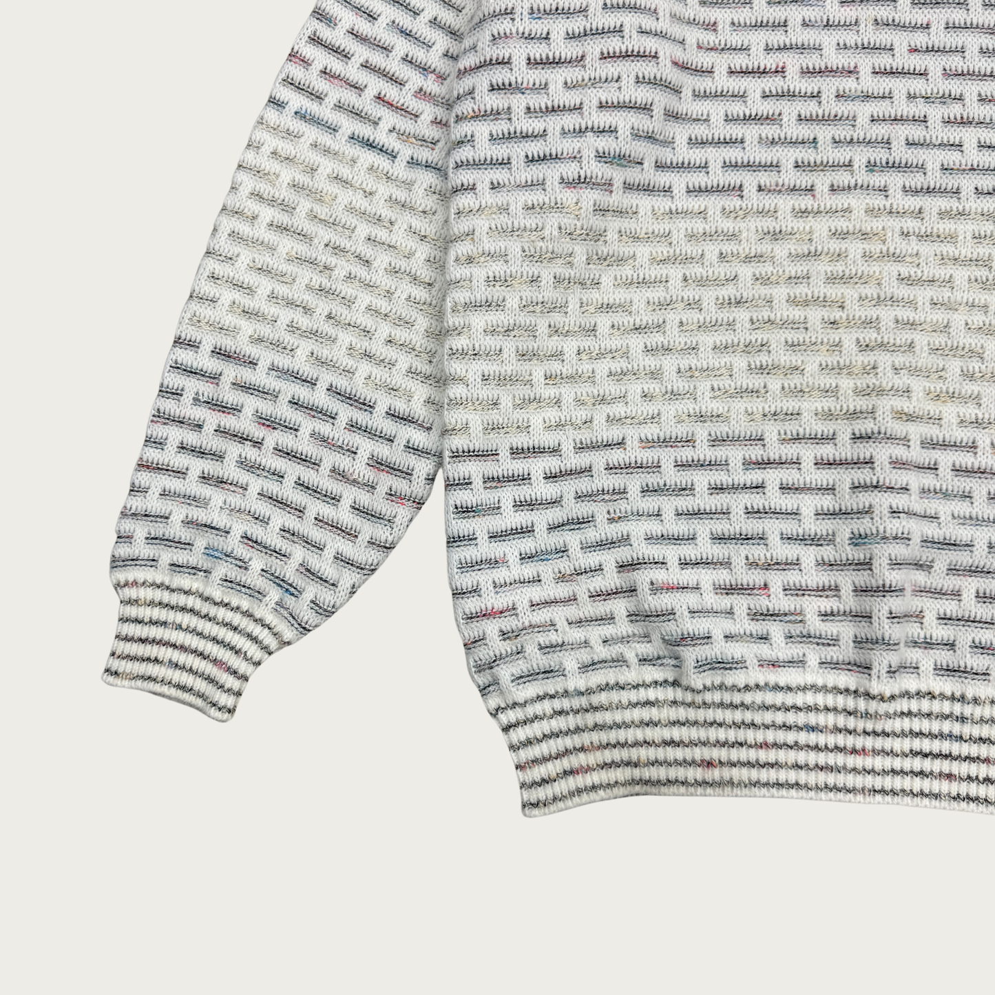 (L) White Rainbow Stitch Sweater