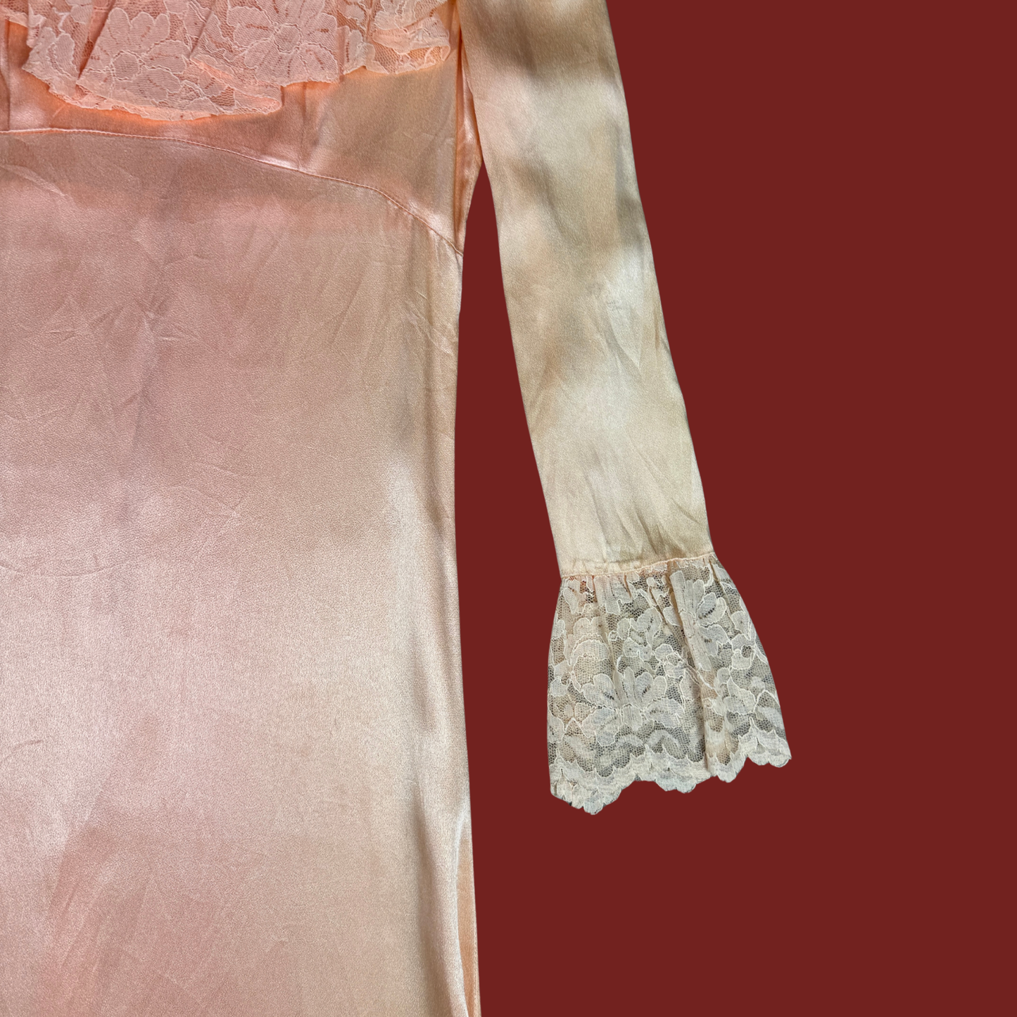 (S) 60s/70s Peach Satin Gown