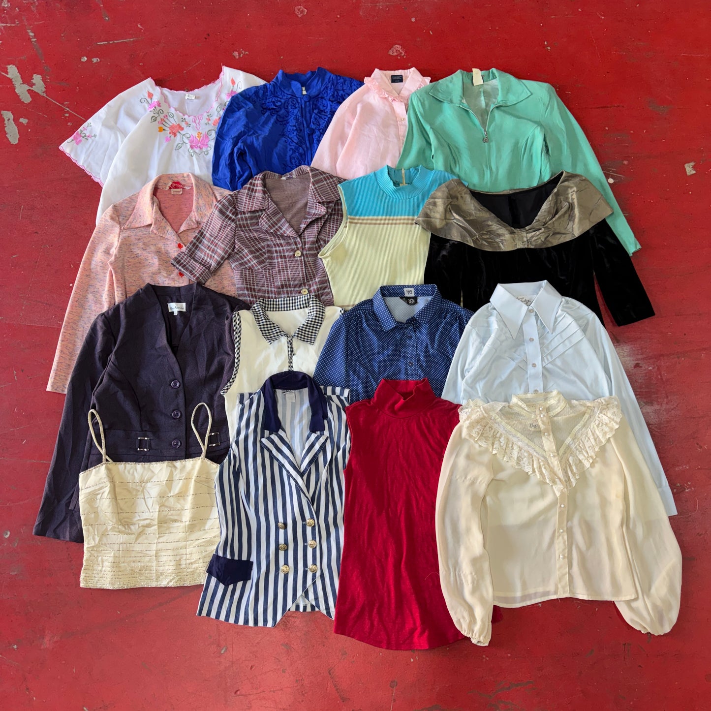 100 Piece Mixed Women's Vintage Box